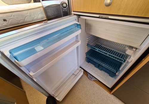 100 lt compressor fridge
